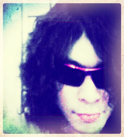 �}���`�X�^�C����q