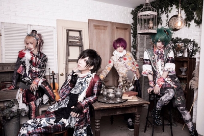 �������A���X